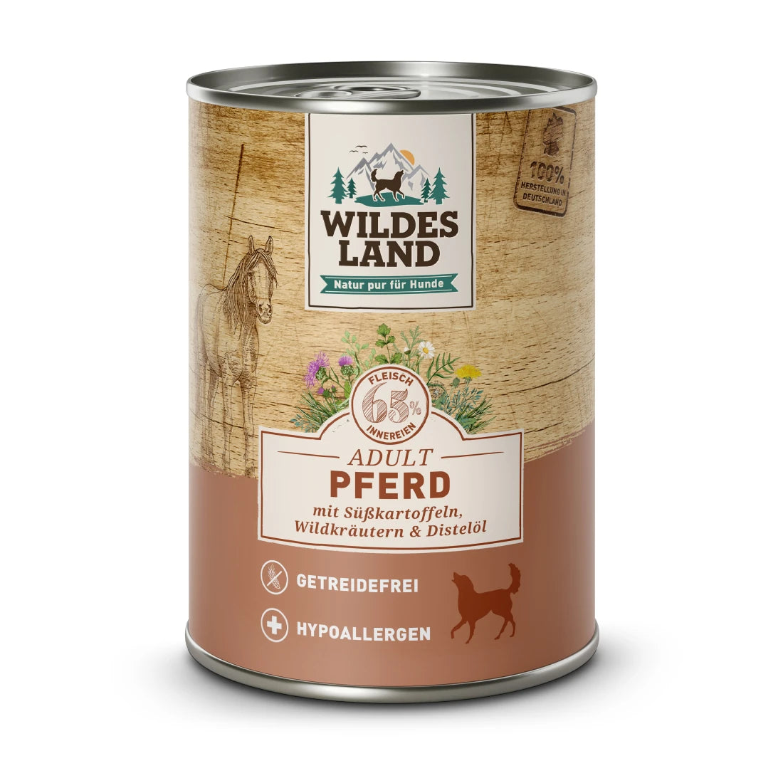 Wildes Land Pferd mit Süßkartoffel