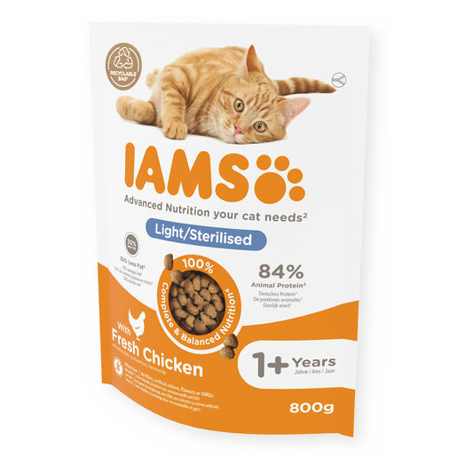 IAMS Trockenfutter Light in fat/Sterilised Adult mit frischem Huhn 800g